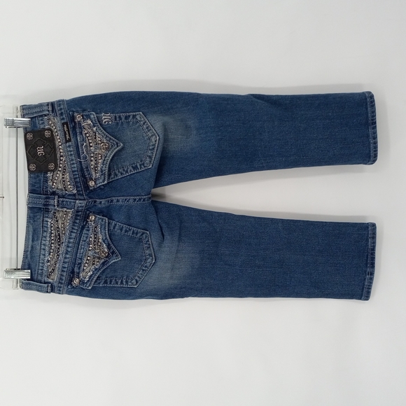 Miss Me Capri Jeans Back Flap Pockets Low Rise Embellished Medium Wash Size 26 - Picture 1 of 12
